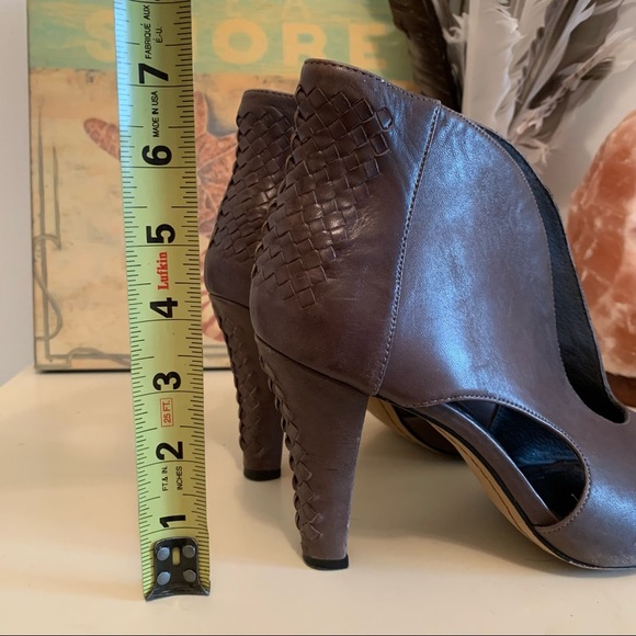 Elliott Lucas brown leather Allesandra woven open toe shoes - Picture 7 of 7